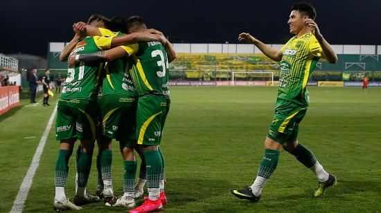 Los jugadores de Defensa festejan uno de los goles ante Delfín, el jueves 17 de septiembre de 2020.