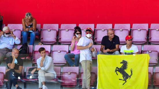 Aficionados observan la carrera de Fórmula 1 de Mugello, Italia, el 13 de septiembre de 2020.