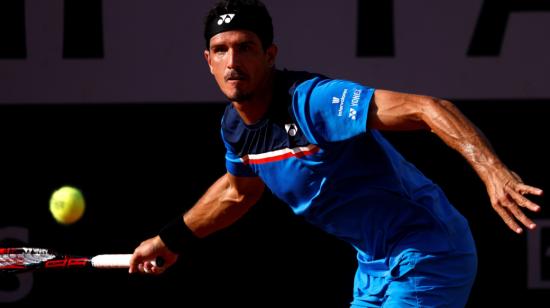 Emilio Gómez, durante un partido de la 'qualy' de Roland Garros.