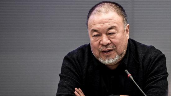 El artista y activista chino Ai Weiwei durante un panel que discutió su documental "Coronation", sobre el confinamiento en Wuhan, durante la crisis del coronavirus, en 2020.
