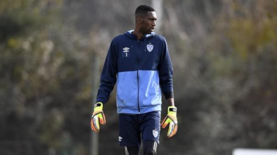 Alexander Domínguez, jugador de Vélez Sarsfield, llegó a Quito el viernes 2 de octubre de 2020 para unirse a los trabajos de la selección ecuatoriana.