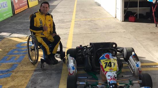 Rubén Frías, en el kartódromo de la Mitad del Mundo, antes de una carrera en 2019.