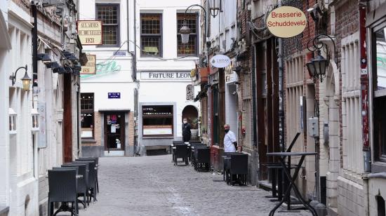 Imagen de una de las calles de Bruselas, donde cerrarán los bares y cafés, el 7 de octubre de 2020.