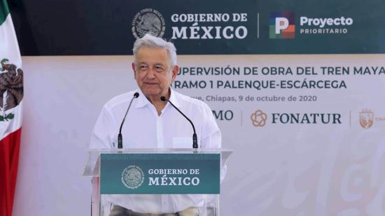 El presidente de México, Andrés Manuel López Obrador, mientras habla durante la supervisión de obra del Tren Maya este 10 de octubre de 2020.