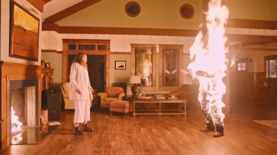 Escena de "Hereditary", el gran filme de horror escrito y dirigido por Ari Aster.