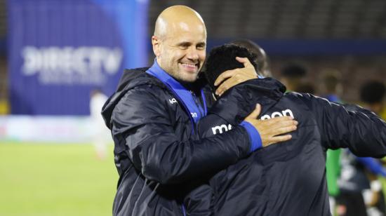 El director técnico español, Miguel Ángel Ramírez, celebrando un triunfo con IDV.