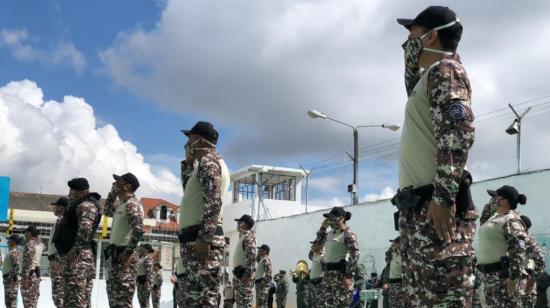 Cuerpo de agentes de seguridad penitenciaria durante un evento de condecoración, el 18 de septiembre de 2020.