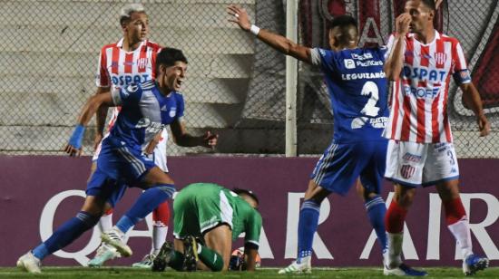 Facundo Barceló festeja el gol de la victoria de Emelec sobre Unión de Santa Fe, por la segunda fase de la Copa Sudamericana, el jueves 29 de octubre de 2020.