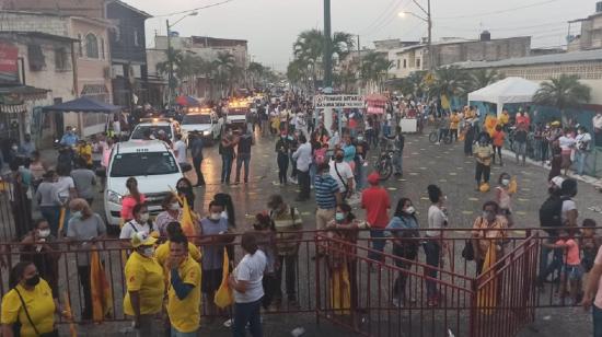 Personal del Municipio de Guayaquil dispersó a la multitud que acudió a un acto político del PSC y Creo, el 6 de noviembre de 2020.