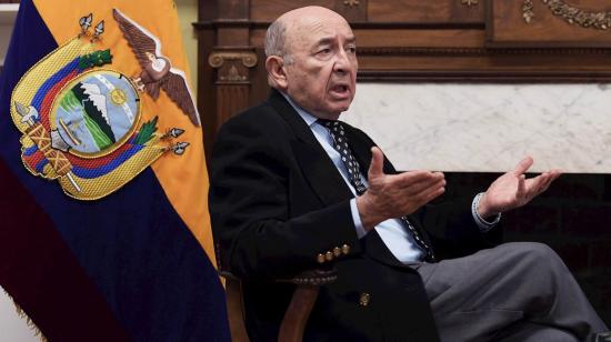El canciller de Ecuador, Luis Gallegos, durante una entrevista en la Embajada  en Washington (EE.UU), 12 de noviembre de 2020.