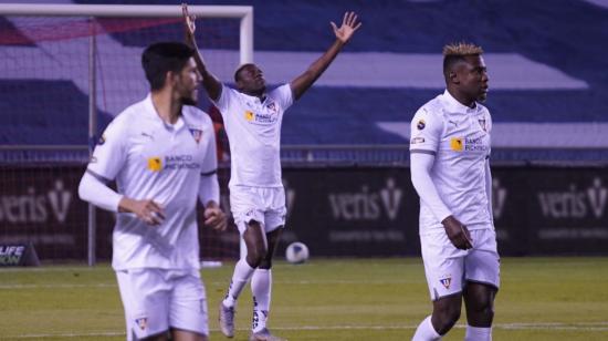 Cristian Martínez Borja celebra su primer gol, de los tres que convirtió, en el partido contra Aucas en Casa Blanca, este sábado 14 de noviembre de 2020.