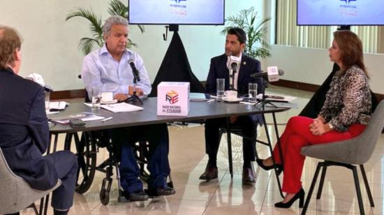 El presidente Lenín Moreno y el ministro de Comercio Exterior, Iván Ontaneda, en el programa De Frente con el Presidente, el 16 de noviembre de 2020. 