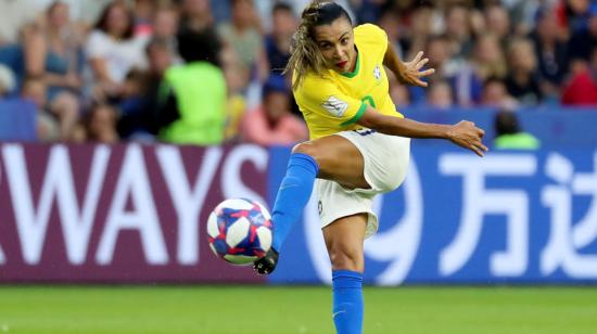 En la imagen, la atacante Marta Vieira, principal figura de la selección femenina de Brasil. 