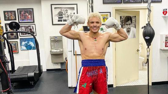 Imagen del boxeador mexicano, Julio César Chávez Jr. en un camerino.