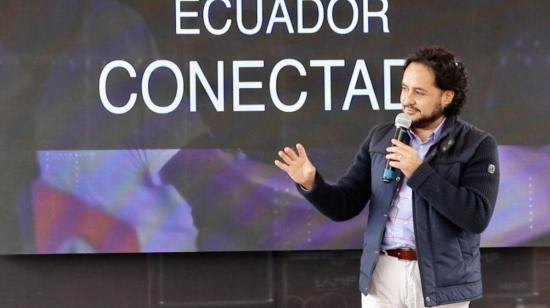 Andrés Michelena, ministro de Telecomunicaciones, durante el lanzamiento del punto de conectividad en Guantualó, provincia de Cotopaxi, el 27 de noviembre de 2020.