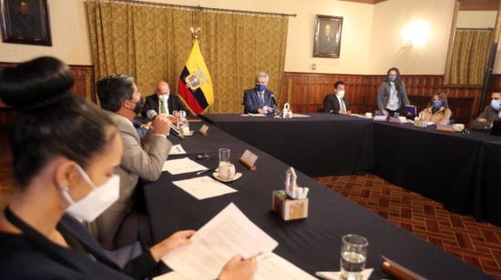 Moreno lideró una reunión con una delegación de alcaldes del país, en el Palacio de Carondelet, el 1 de diciembre de 2020.