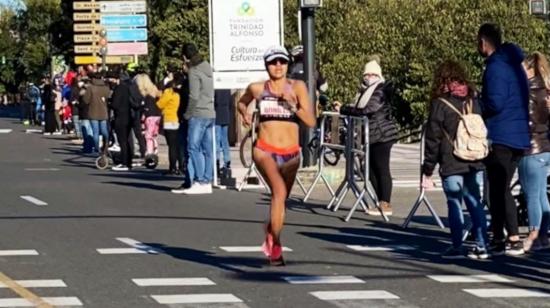 Paola Bonilla durante su participación en la Maratón de Valencia, el domingo 6 de diciembre de 2020. 