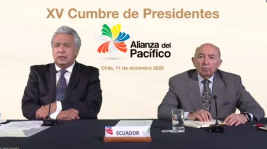 El presidente Lenín Moreno y el canciller Luis Gallegos en la XV Cumbre de la Alianza del Pacífico, el 11 de diciembre de 2020. 