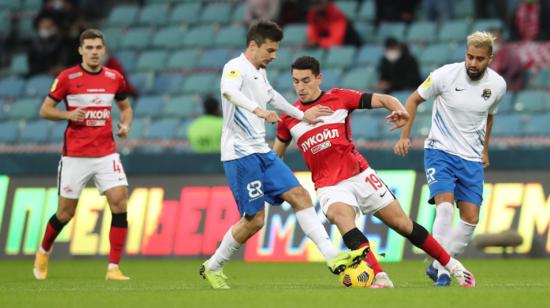 Christian Noboa participa en una jugada en el partido ante Spartak, el sábado 12 de diciembre de 2020.