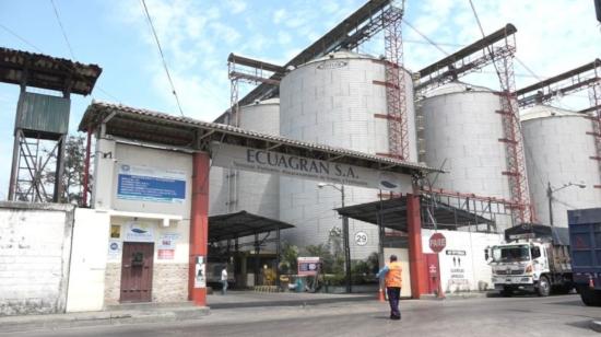 Imagen de archivo. Exterior de la empresa Ecuagran, en Guayaquil. 