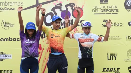 Marcela Peñafiel, Anthony Patricio Carapaz y Nixon Rosero vencedores en la Etapa 1 del Tour de la Juventud, el jueves 17 de diciembre de 2020.