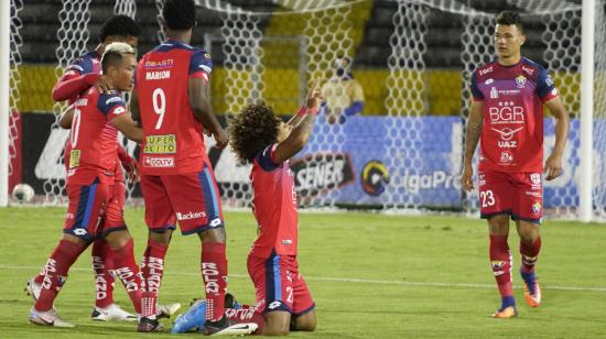 Los jugadores de El Nacional celebran uno de los goles ante Macará, por la Fecha 14 de la segunda etapa de la LigaPro, el jueves 17 de diciembre de 2020.