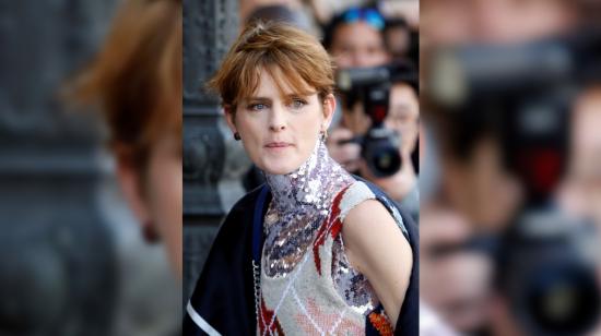 La modelo británica Stella Tennant lleganda a una de las actividades de la Semana de la Moda, en París, en Marzo de 2015.