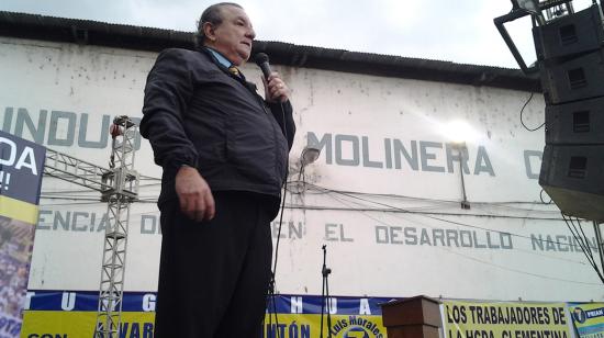 Álvaro Noboa en campaña en septiembre de 2012.