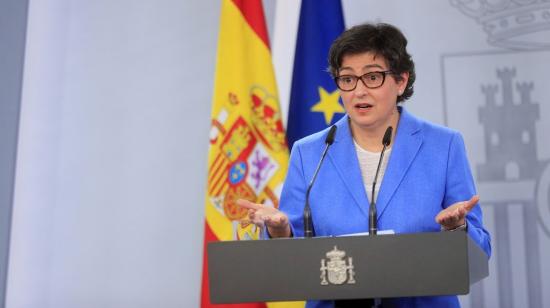 La ministra española de Asuntos Exteriores, Arancha González Laya, en rueda de prensa en Moncloa. 31 de diciembre de 2020.