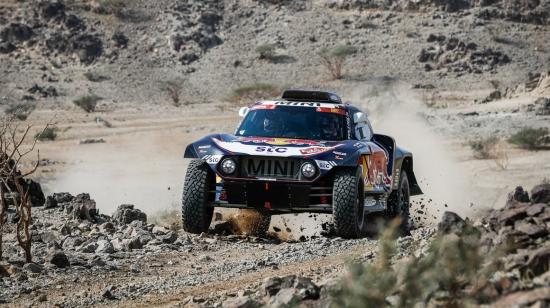 Sainz, durante la primera etapa del Rally Dakar, en Arabia Saudí, el domingo 3 de enero de 2021.