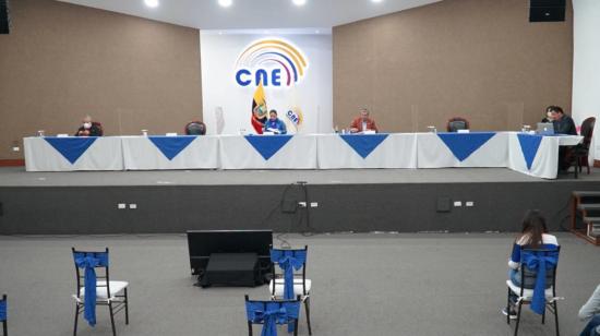 El pleno del CNE se reunió la tarde del 9 de enero de 2021 para analizar el Fondo de Promoción Electoral para la consulta minera de Cuenca.