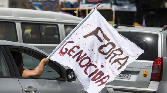 Ciento de brasileños participaron en una caravana en contra del presidente de Brasil, Jair Bolsonaro, el 23 de enero de 2021. 