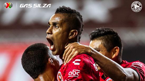 Fidel Martínez festeja su segundo gol con la camiseta de Xolos, el sábado 30 de enero de 2021, en el estadio Caliente. 