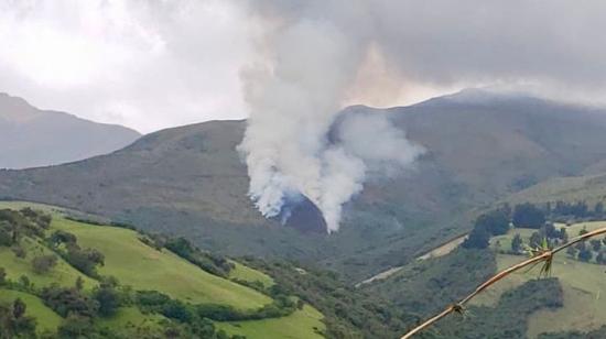 El Cuerpo de Bomberos de Quito informó del inicio del incendio forestal en el sector de Chilpa, en la parroquia de Checa, el 2 de febrero de 2021.