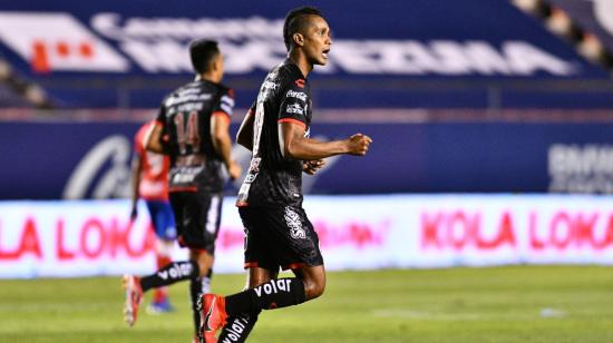 Fidel Martínez celebrar el 1-1 anotado frente al San Luis, por la quinta jornada del Clausura del fútbol mexicano, el jueves 4 de febrero de 2021.