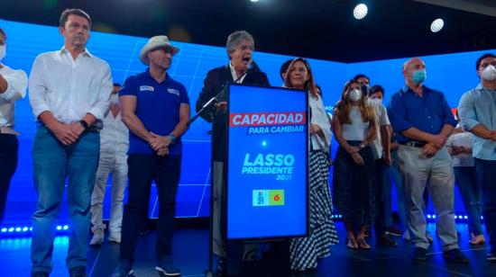 El candidato presidencial por la alianza CREO-PSC, Guillermo Lasso, se mostró optimista de pasar a la segunda vuelta, la noche del 7 de febrero de 2021.