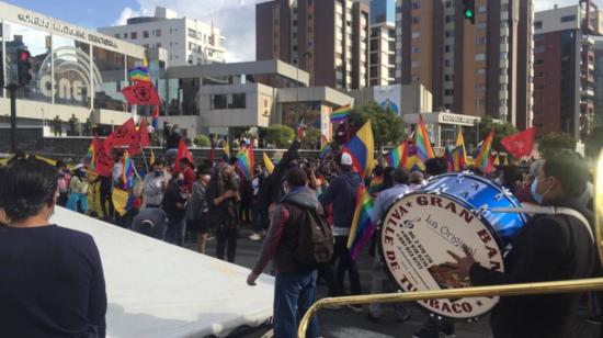 Manifestantes indígenas en las afueras del Consejo Nacional Electoral (CNE), Quito, 10 de febrero de 2021.