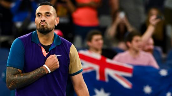 Nick Kyrgios celebra después de ganar su segundo partido individual masculino de la ronda contra Ugo Humber, en el Abierto de Australia.