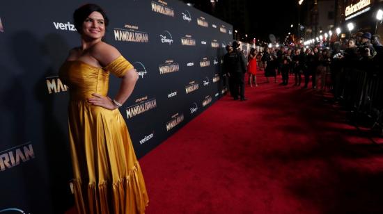 Gina Carano posa en el estreno de la serie de televisión "The Mandalorian" en Los Ángeles, California, Estados Unidos, el 13 de noviembre de 2019.