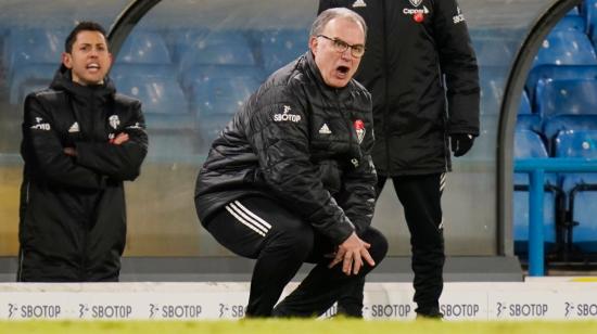 Marcelo Bielsa dirige un partido del Leeds United ante el Crystal Palace, por la Premier League, el 8 de febrero de 2021.