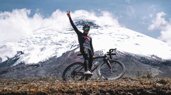 Richard Carapaz, en su entrenamiento por el volcán Cotopaxi, en febrero de 2021.