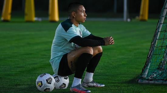 Cristian Ramírez durante un entrenamiento con el Krasnodar, en Rusia, en 2020.