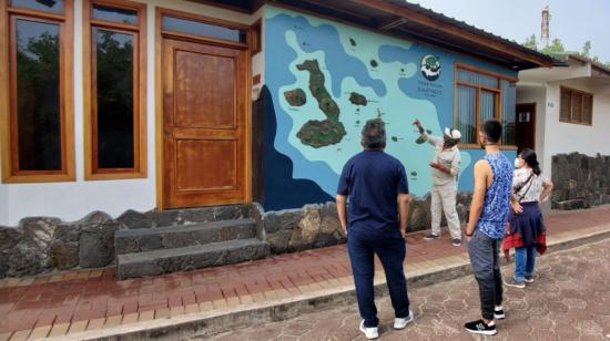 Turistas en el Parque Nacional Galápagos, el 6 de agosto de 2020. 