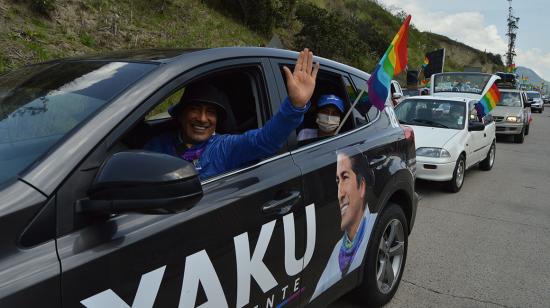 Yaku Pérez comenzó su campaña este 31 de diciembre de 2020 con una caravana en Girón, Azuay.