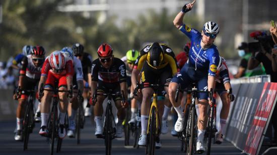 El irlandés Sam Bennett celebra su triunfo en la Etapa 4 del UAE Tour, el miércoles 24 de febrero de 2021.