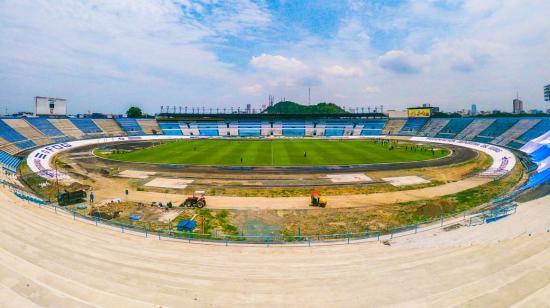 Vista general del estadio Modelo Alberto Spencer durante su renovación.