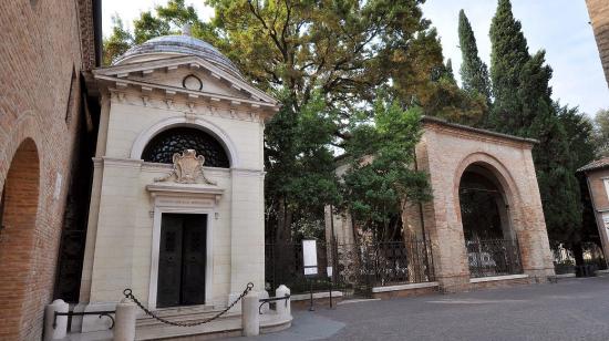 Tumba de Dante Alighieri en Ravena, Italia, el 15 de septiembre de 2016.