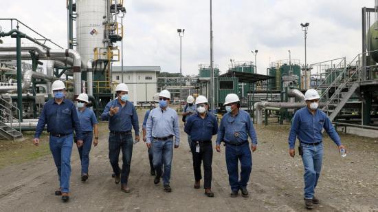 El gerente de Petroecuador, Gonzalo Maldonado durante un recorrido en la Central de Procesos Tiputini, 4 de marzo de 2021.