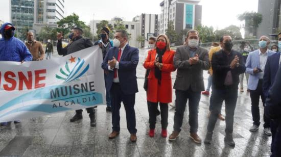 Las autoridades locales protestaron en los exteriores del Ministerio de Finanzas, 10 de marzo de 2021. 