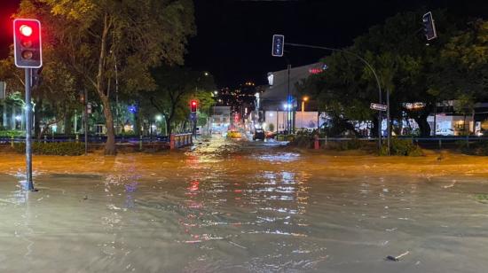 Las intensas lluvias en Loja provocaron el desbordamiento del río Malacatos, el 13 de marzo de 2021.